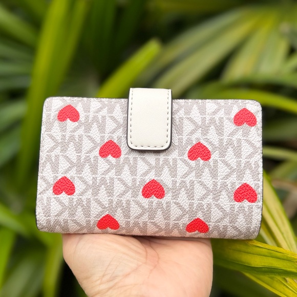 Michael Kors Sheila SM Shoulder Bag + Wallet MK Light Cream ❤️ - Picture 14 of 16